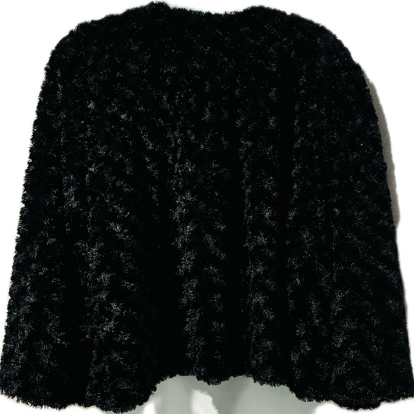 ✨ Sunny Leigh Black Faux Fur Cardigan ✨ - Picture 2 of 4